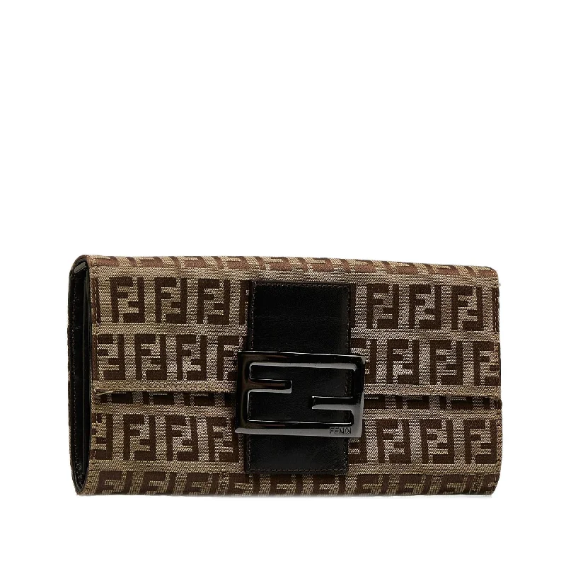 Ladies Fendi Peekaboo bags with a textured leather surface for a more tactile and luxurious feelFendi Zucchino Canvas Continental Wallet (SHG-RPVF6U)