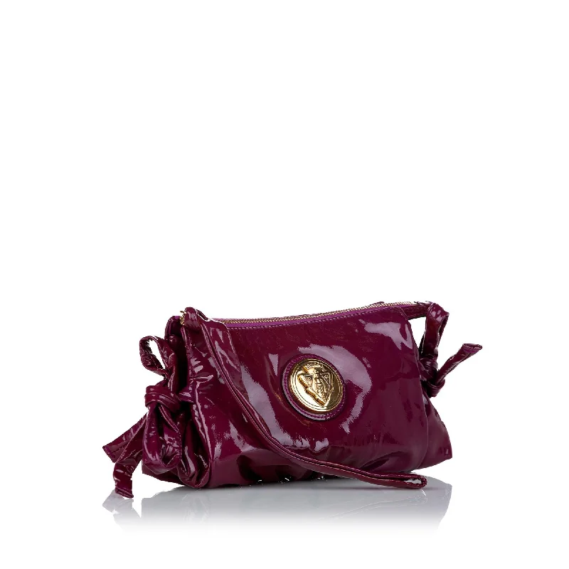 Ladies Gucci handbags with a detachable coin purse insideGucci Hysteria Patent Leather Clutch Bag (SHG-30406)