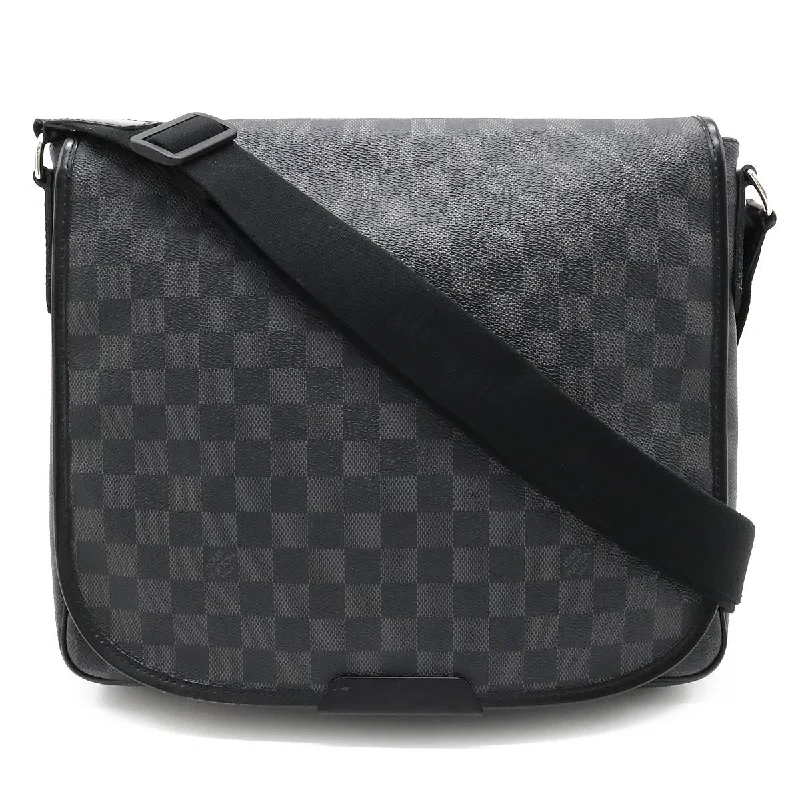 Ladies Louis Vuitton handbags with a detachable coin purse insideLouis Vuitton Daniel MM Messenger Bag N58029