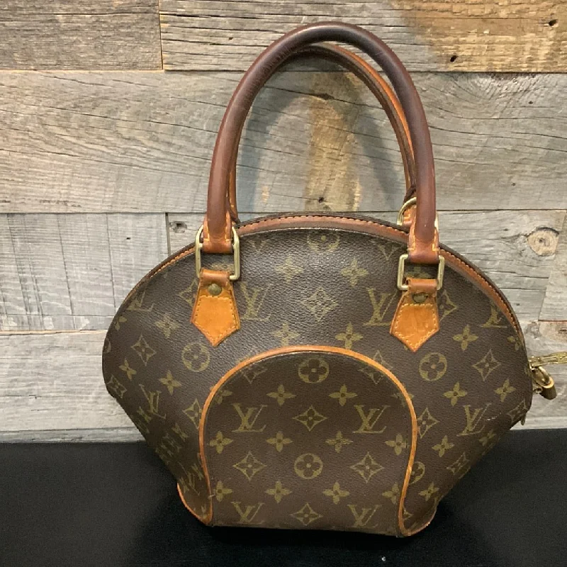 Louis Vuitton Speedy bags in monogram canvas for a classic lookLouis Vuitton Monogram Ellipse Bag