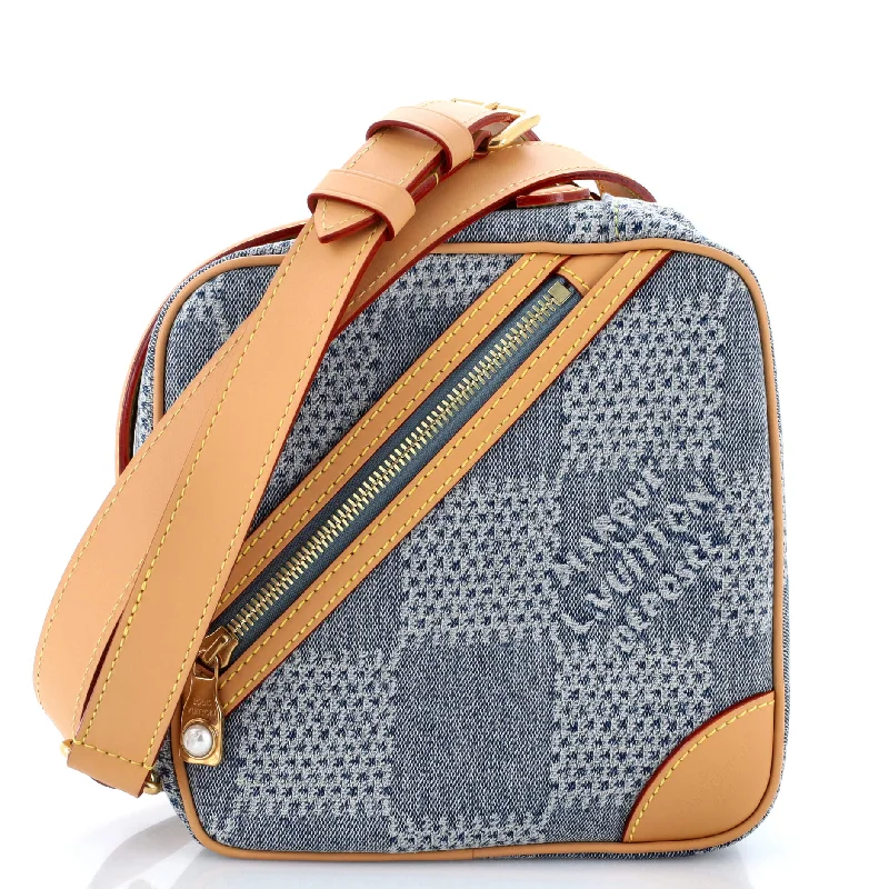 High-quality leather messenger bagsChess Messenger Bag Damier 3D Denim