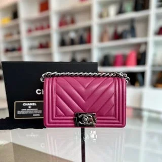 Chanel bags in luxury boutiques worldwideBoy Small Calfskin Chevron Pink SHW No 26