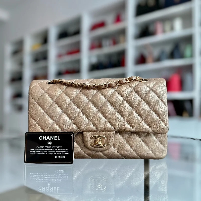 Chanel bags for a polished and professional appearanceCaviar Gold GHW No 20