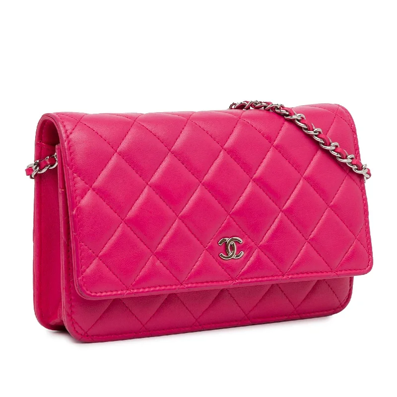 Chanel bags available at online luxury retaileChanel Classic Lambskin Wallet on Chain (odTePg)