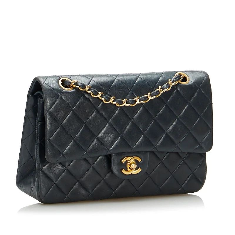 Chanel bags with the perfect balance of luxury and functionalityChanel Classic Medium Lambskin Double Flap Bag (ZYKkx6)