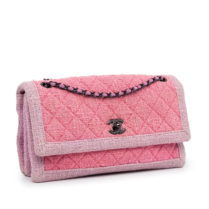 Chanel bags in luxury boutiques worldwideChanel Classic Tweed Flap (3b04U4)