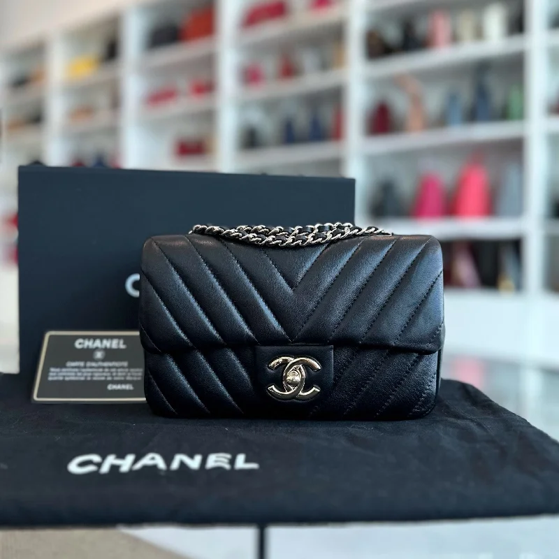 Chanel bags perfect for everyday eleg*Like New* Mini Rectangular 20CM Chevron Lambskin Black LGHW