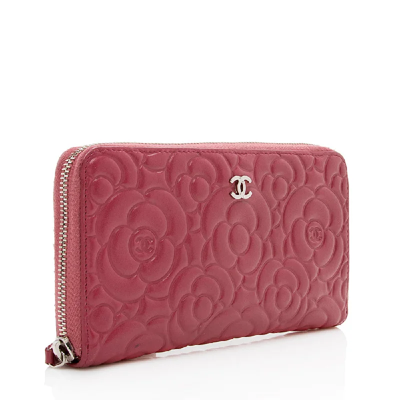 Chanel bags for a polished and professional appearanceChanel Lambskin Camellia Zip Wallet (15991)