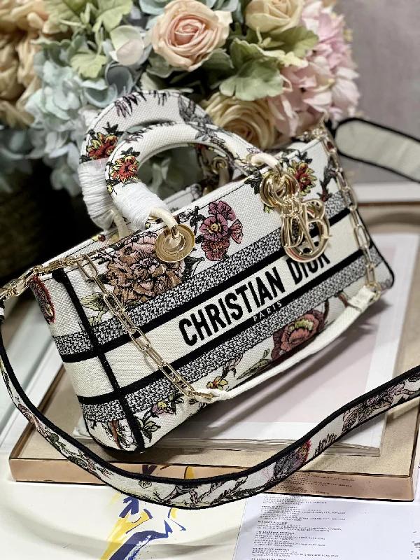 Christian Dior Saddle bags with a distressed leather finishChristian Dior - Luxury Bags  137