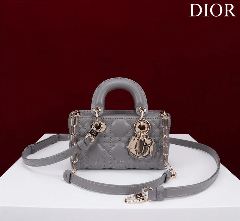 Stylish Christian Dior shoulder bags with a tassel - adorned zipperDior Bag