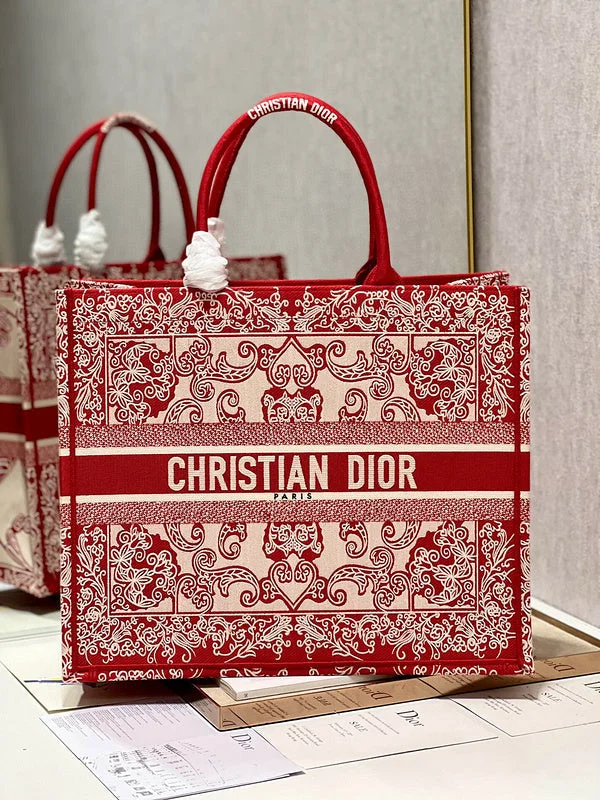 Christian Dior bags with a detachable coin purse insideDior Bag